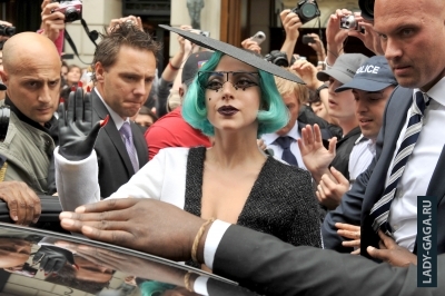  Lady Gaga   "Le Journal "  