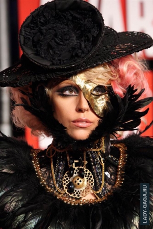 Born This Way Tour    -!